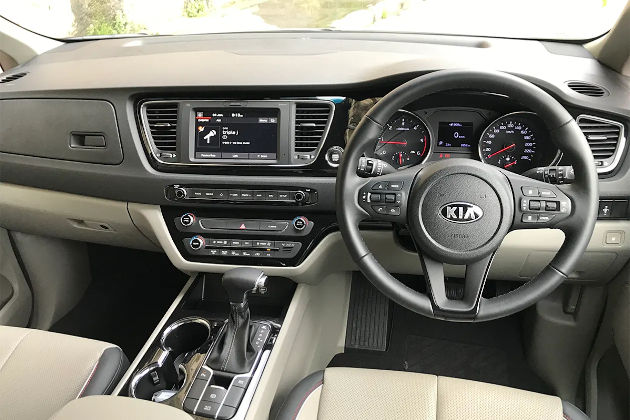 2019-kia-carnival-sli-diesel-people-mover-silver-james-cleary-1200x800-(8)